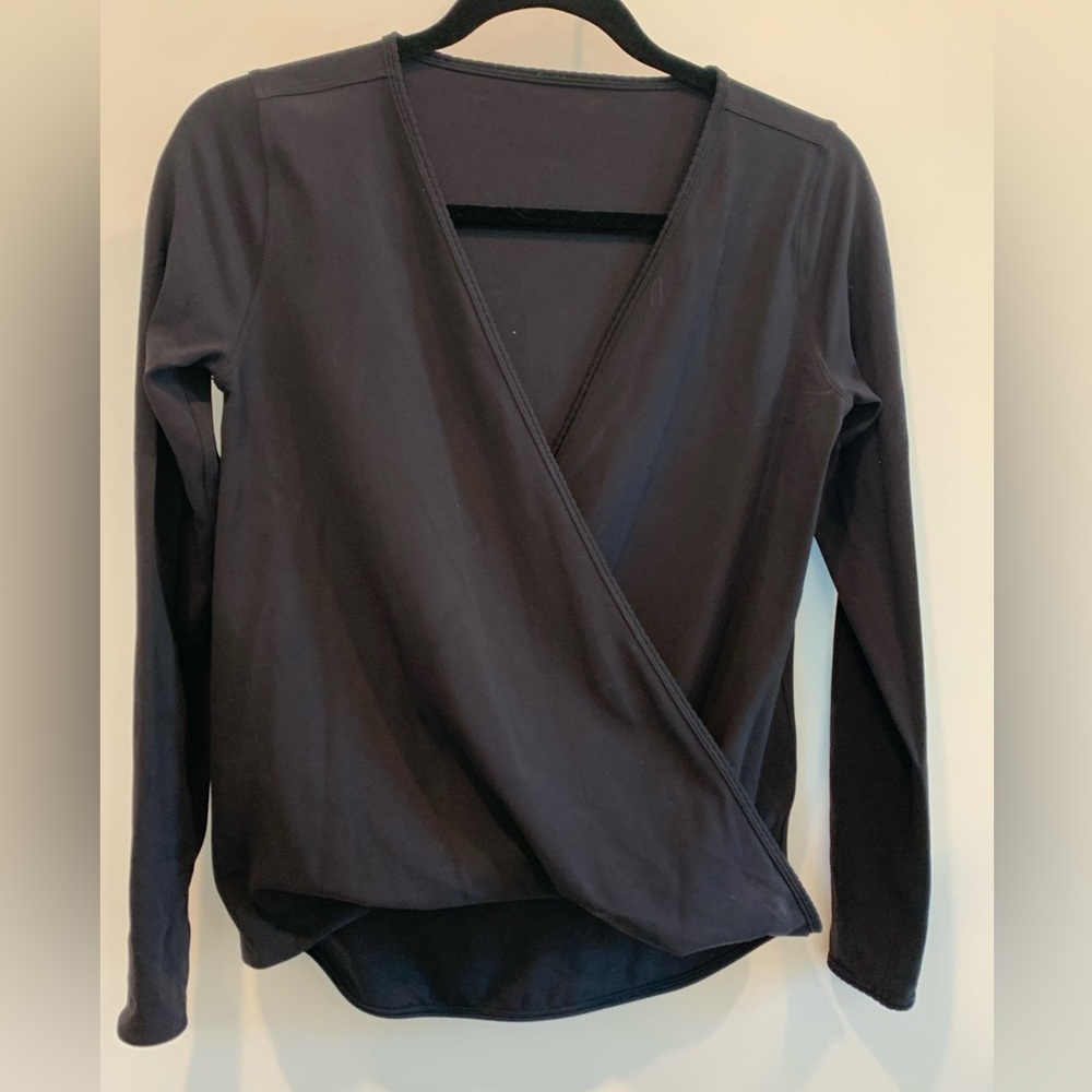 Lululemon black top